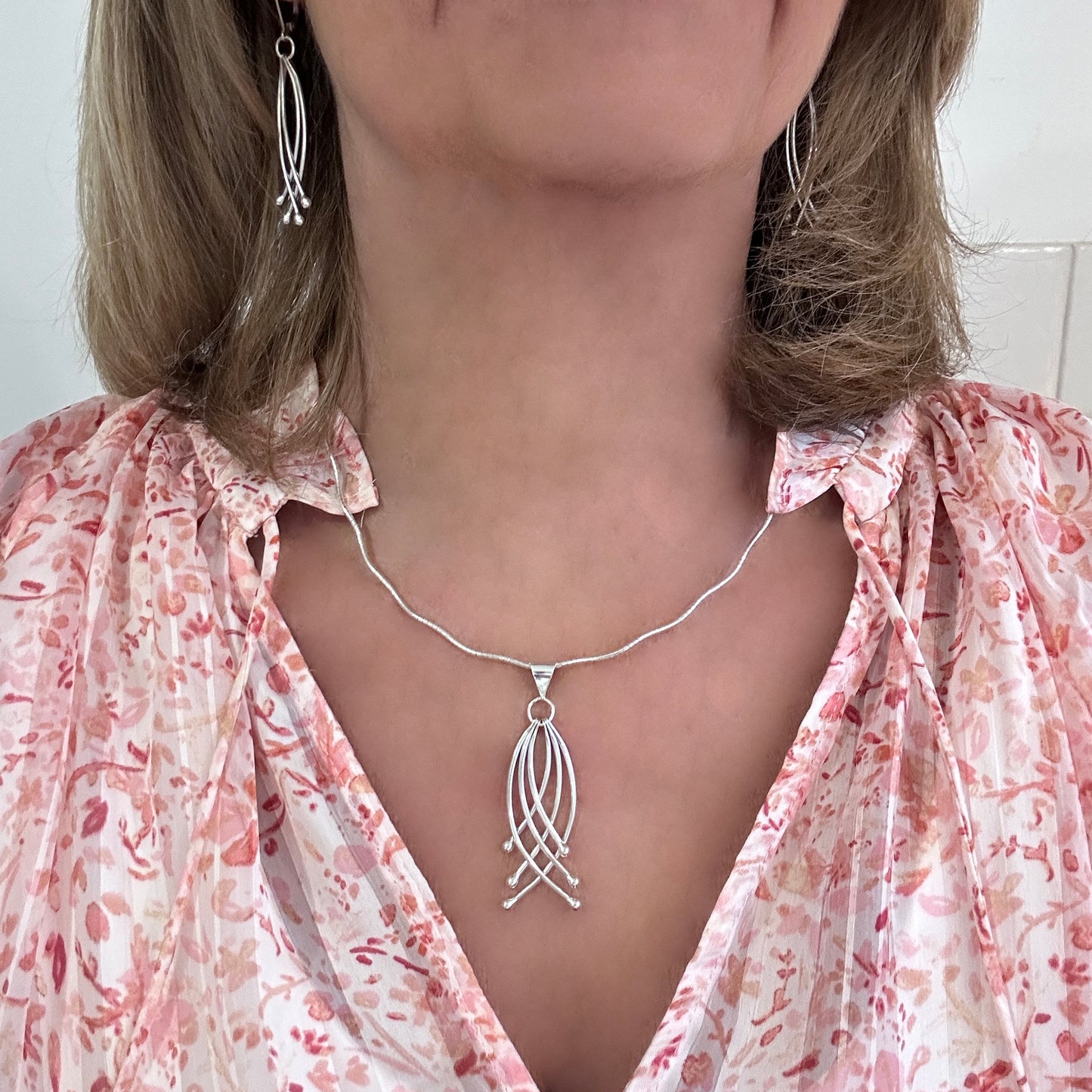 Serenity Curved Statement Pendant on Wavy Neckwire