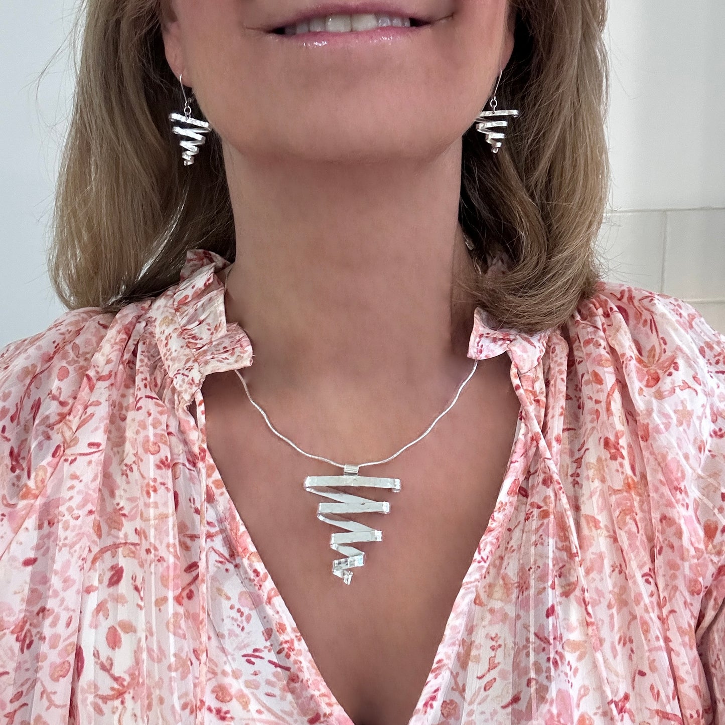 Synergy Wavy Statement Pendant Necklace